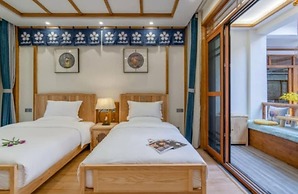 Floral Hotel · Rushuang Courtyard Lijiang