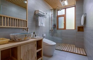 Floral Hotel · Rushuang Courtyard Lijiang