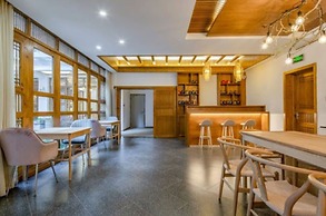 Floral Hotel · Rushuang Courtyard Lijiang