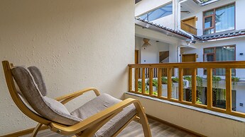 Floral Hotel · Rushuang Courtyard Lijiang