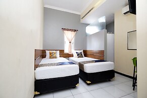 Super OYO 2209 Solo Point Guest House Syariah