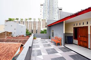 Super OYO 2209 Solo Point Guest House Syariah