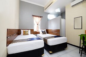 Super OYO 2209 Solo Point Guest House Syariah