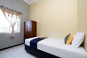 Super OYO 2209 Solo Point Guest House Syariah