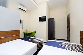 Super OYO 2209 Solo Point Guest House Syariah