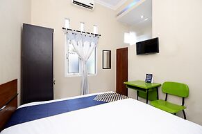 Super OYO 2209 Solo Point Guest House Syariah