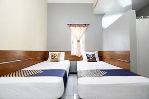 Super OYO 2209 Solo Point Guest House Syariah