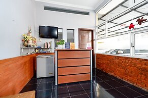 Super OYO 2209 Solo Point Guest House Syariah