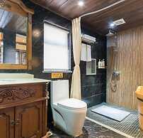 Floral Hotel · He Lu Ju Lijiang