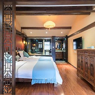 Floral Hotel · He Lu Ju Lijiang