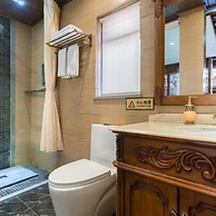 Floral Hotel · He Lu Ju Lijiang