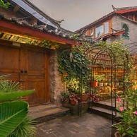 Floral Hotel Limaroonthai shuhe