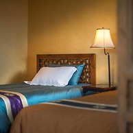 Floral Hotel Limaroonthai shuhe