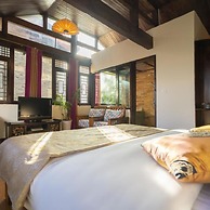 Floral Hotel Limaroonthai shuhe