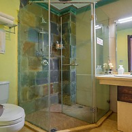 Floral Hotel Limaroonthai shuhe