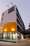 Port Canary Hotel