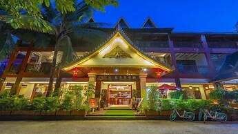 Floral Hotel Roaring Elephant