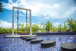 Floral Hotel Roaring Elephant