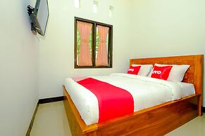 OYO 2284 Grand Villa Meninting