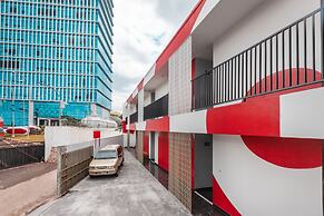 Super OYO 2223 J&b Room Utan Kayu