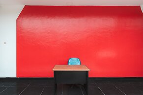 Super OYO 2223 J&b Room Utan Kayu