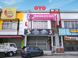 OYO 89772 Roselyn Inn