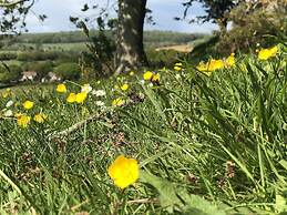 Queen Bower Farm Lodge