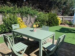 Queen Bower Farm Lodge