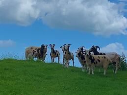 Queen Bower Farm Lodge