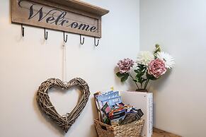 Queen Bower Farm Lodge