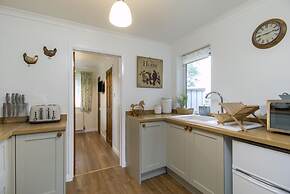 Queen Bower Farm Lodge