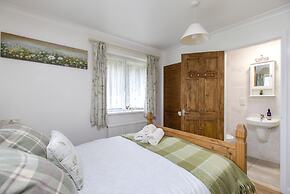 Queen Bower Farm Lodge