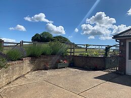 Queen Bower Farm Lodge