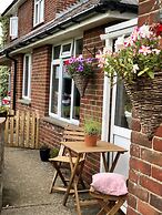 Queen Bower Farm Lodge