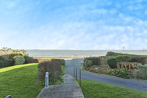 Seafront Quay West Apartments