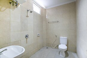 Super OYO 2320 Hotel Charvita