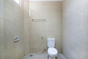 Super OYO 2320 Hotel Charvita