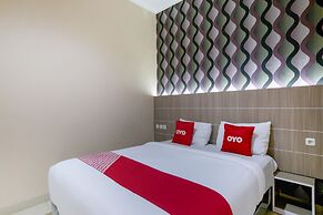 Super OYO 2320 Hotel Charvita