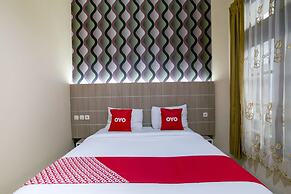 Super OYO 2320 Hotel Charvita