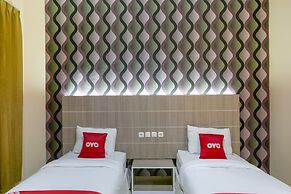 Super OYO 2320 Hotel Charvita