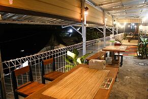 Super OYO Capital O 2258 Santana Syariah Guest House