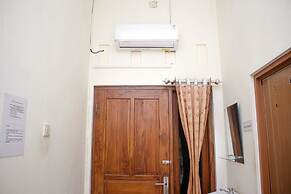 Super OYO Capital O 2258 Santana Syariah Guest House