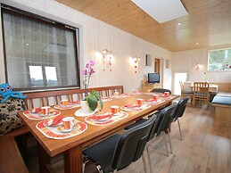 Wonderful Holiday Home With Mountain Views