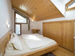 Wonderful Holiday Home With Mountain Views