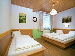 Wonderful Holiday Home With Mountain Views