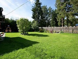 Wonderful Holiday Home With Mountain Views