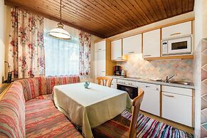 Beautiful Apartment With Garden