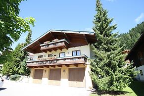 Beautiful Apartment With Garden