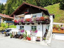 Spacious Apartment in Stuhlfelden near Ski Area