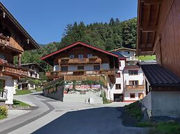 Sunlit Farmhouse near Hochzillertal Ski Area in Tyrol